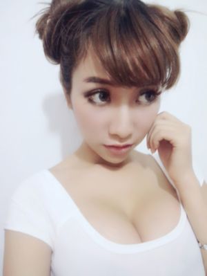 亚洲丝袜制服在线_全集无删减版高清免费观看